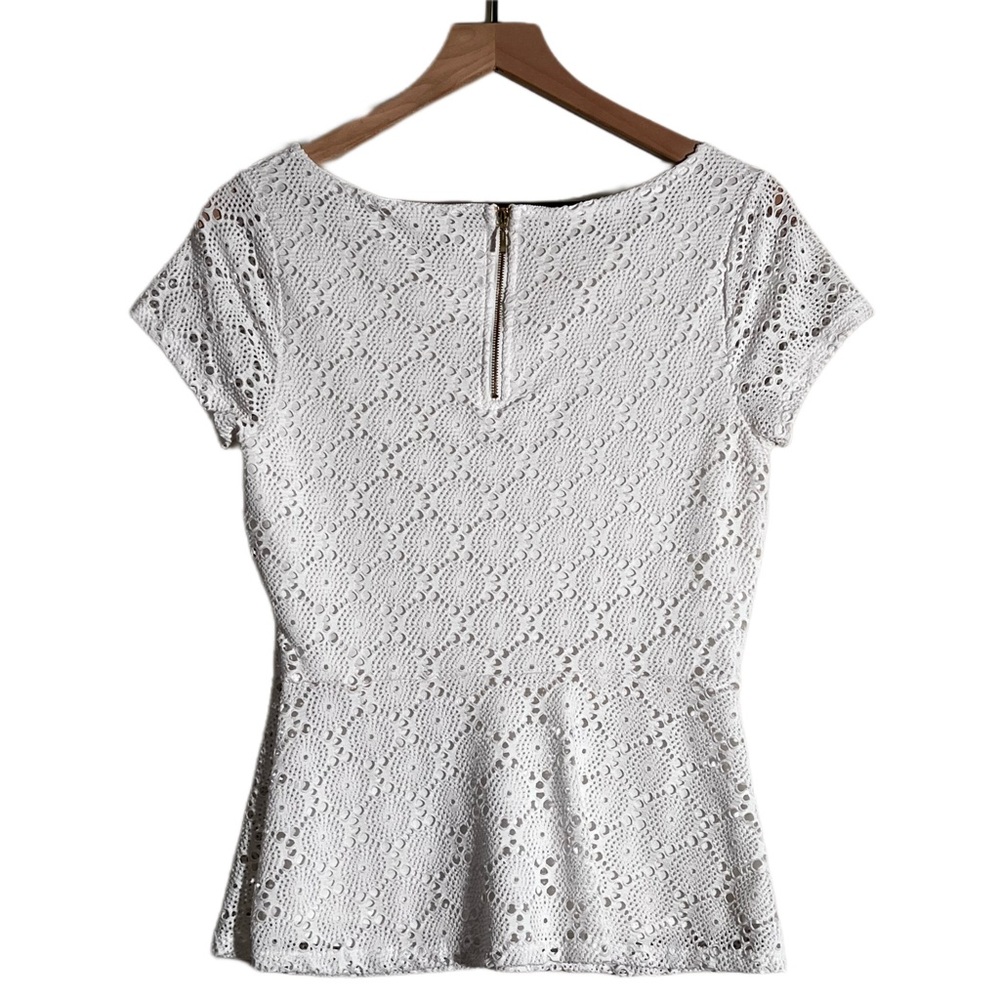 Banana Republic - White Eyelet Cut Out Peplum Short Sleeve Blouse Size 6 - Picture 2 of 3